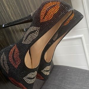 Never worn. One has a non slip grip on the bottom of the shoe. Without box